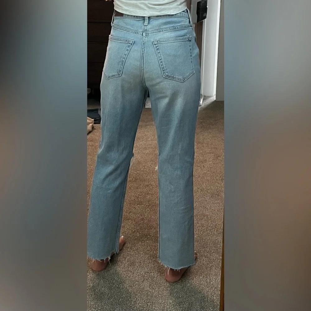 Hollister Distressed Blue Jeans *SIZE 3R* - Picture 4 of 5